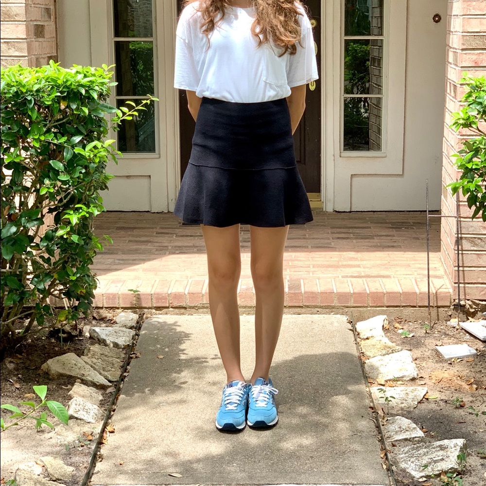 Tennis shoes